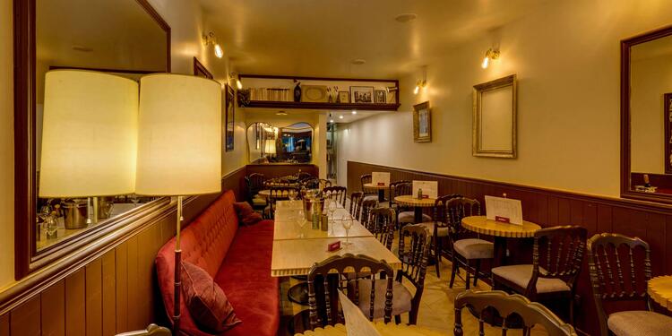 Capo, bar