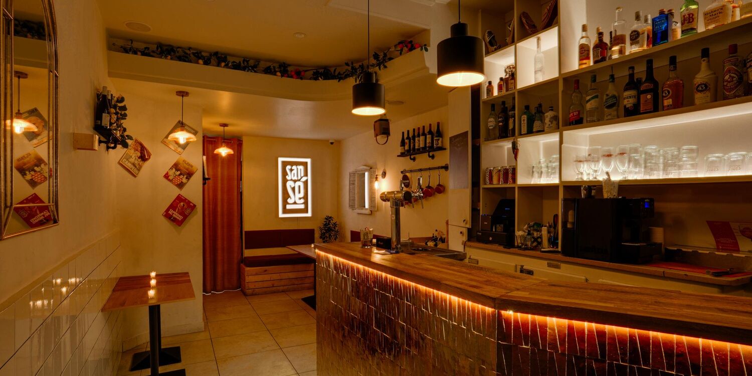 Sansé, bar