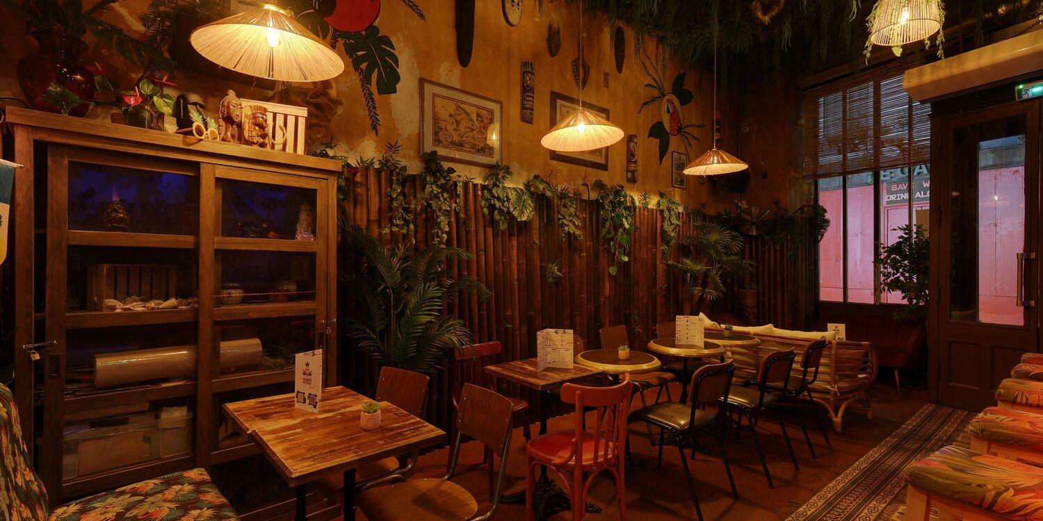 Le Bikini Bottom, bar