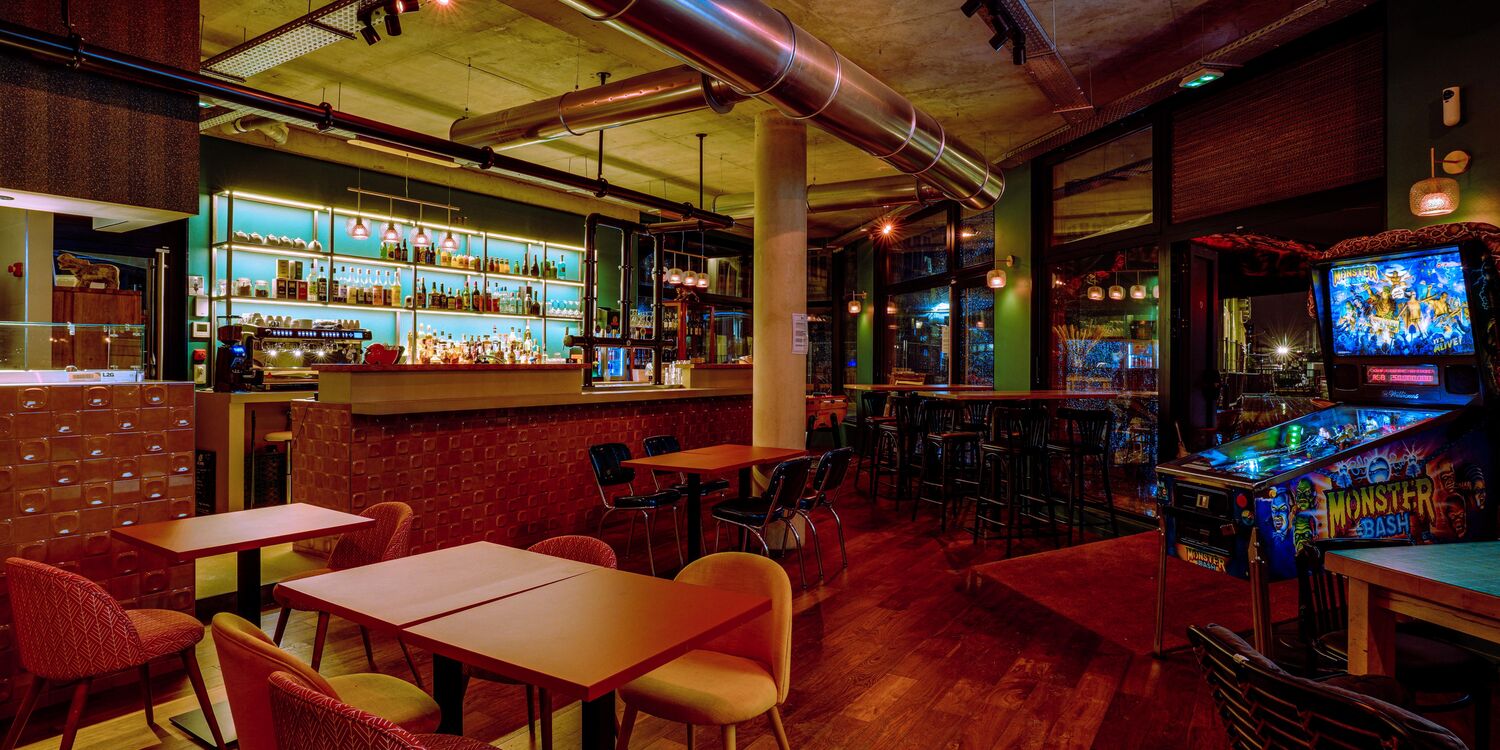 Les Mah-Boules Arena, bar