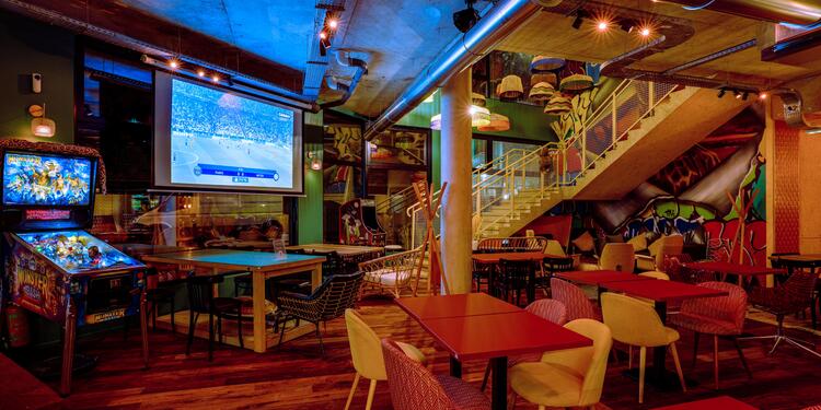 Les Mah-Boules Arena, bar