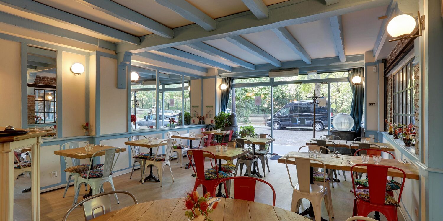 The Bench Café - Restaurant, restaurant