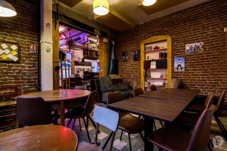 Tok'ici, Bar Lille Bois Blancs #0