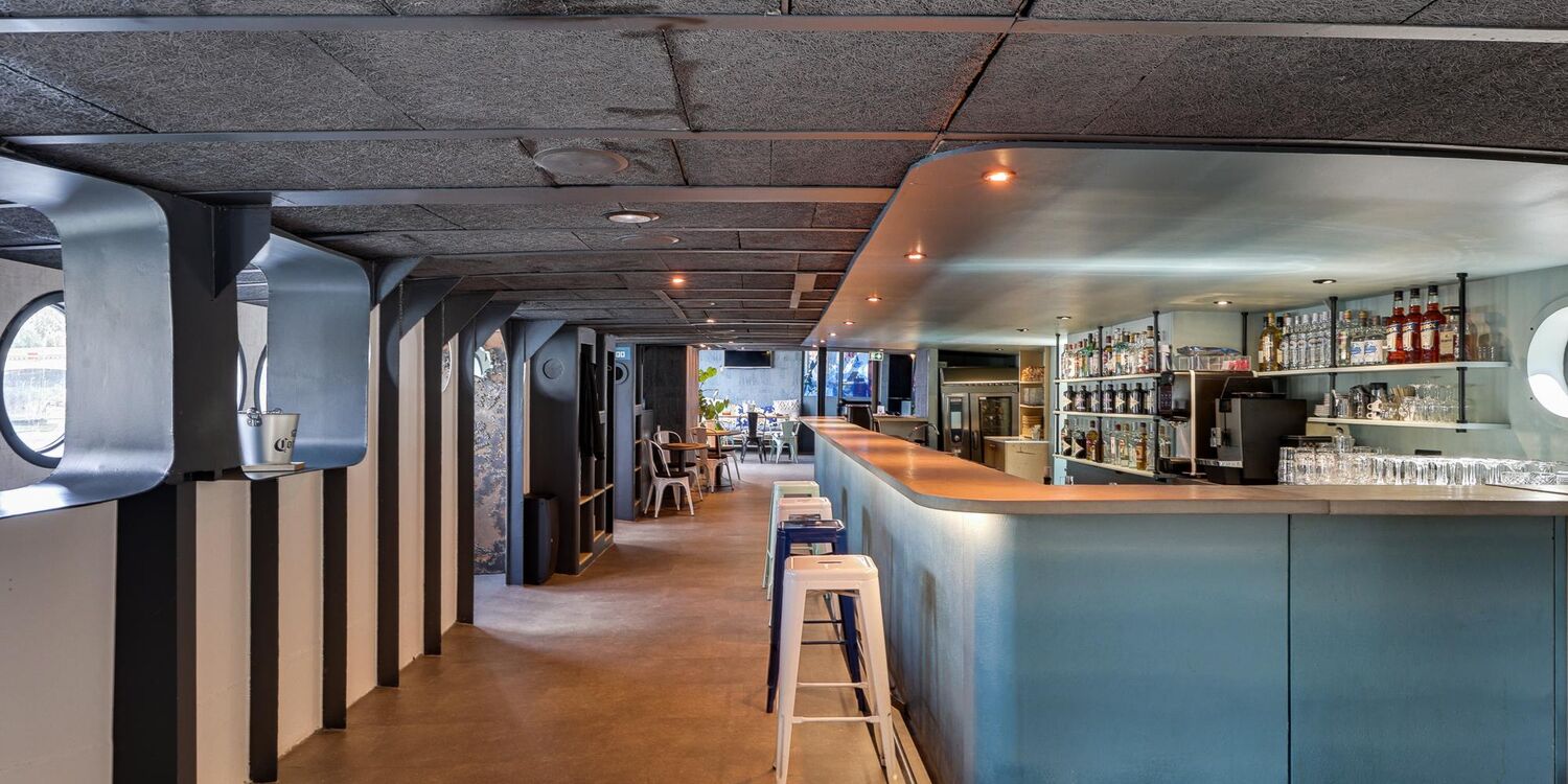 LE BATEAU PHARE - Le Carré, bar