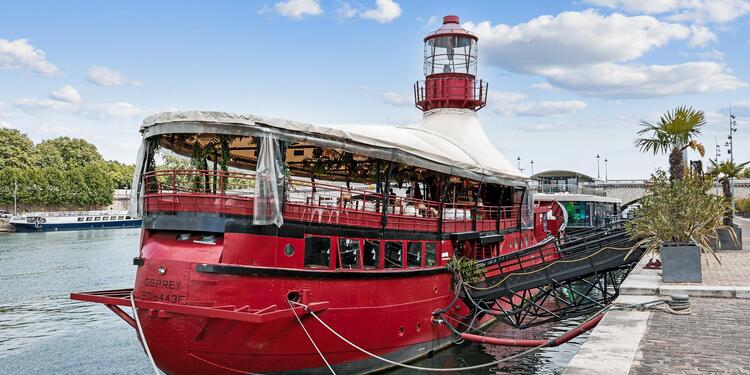 LE BATEAU PHARE - Le Carré, bar