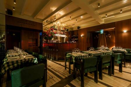 Cloche Paris, Restaurant Paris Halles #0