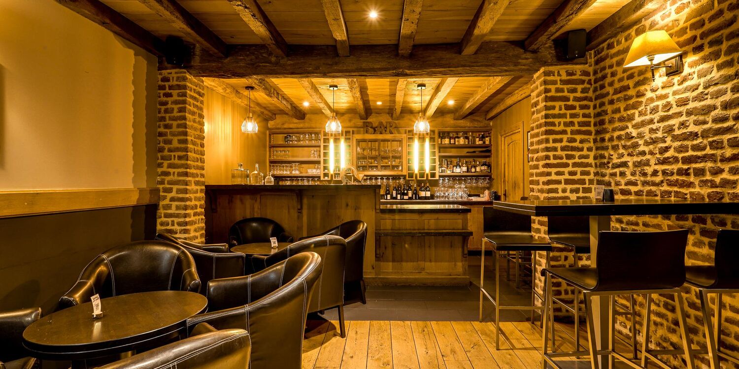 La Petite Auberge, bar