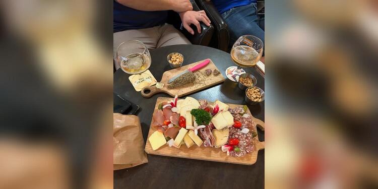 La Petite Auberge, bar