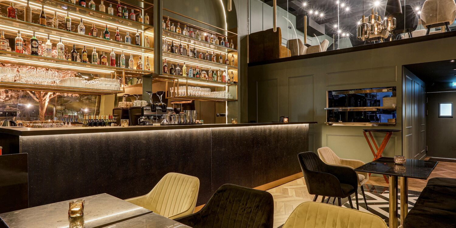 The Tree, bar