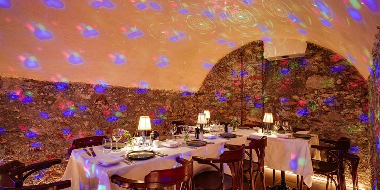 WASL 1880, restaurant