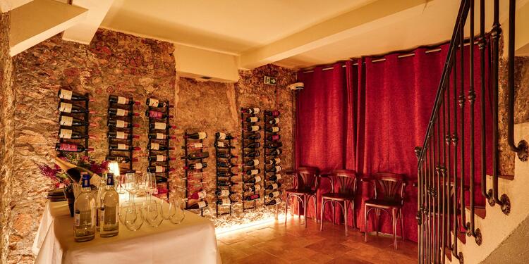 WASL 1880, restaurant