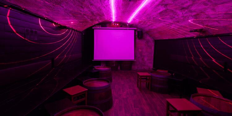 Goza, bar