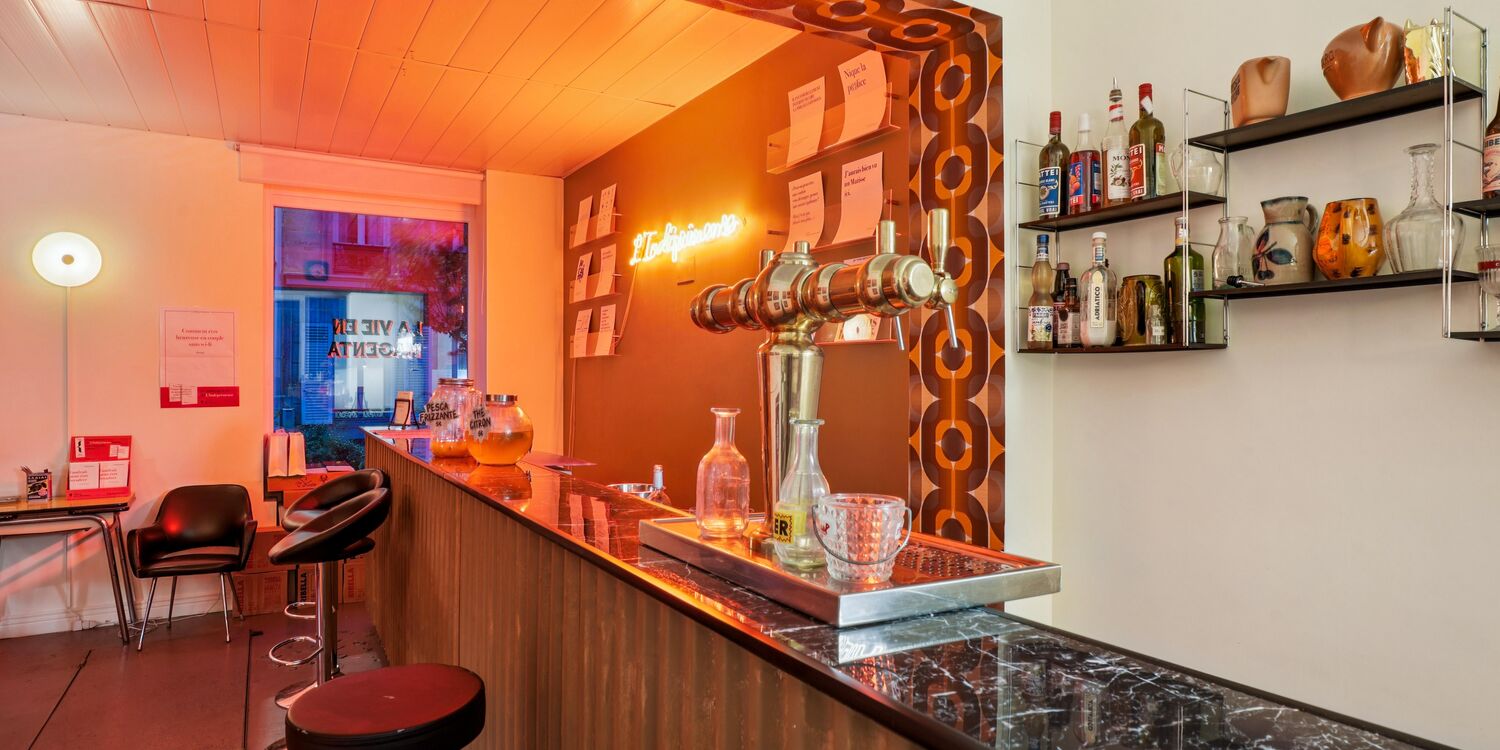 Le comptoir de L'Indéprimeuse, bar