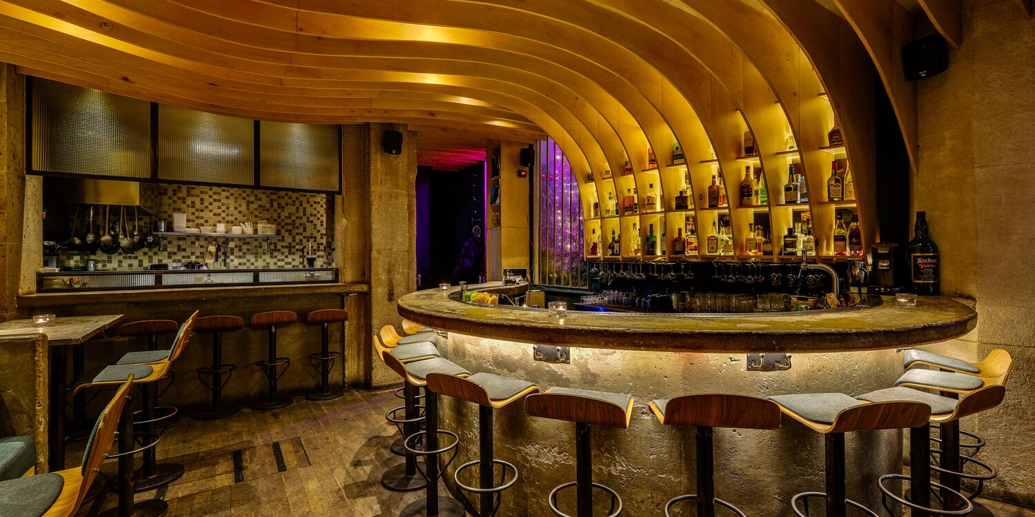 Gravity Bar (Privatisation), rental_room