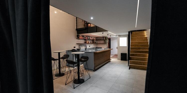 Contrast. Privatisation, rental_room