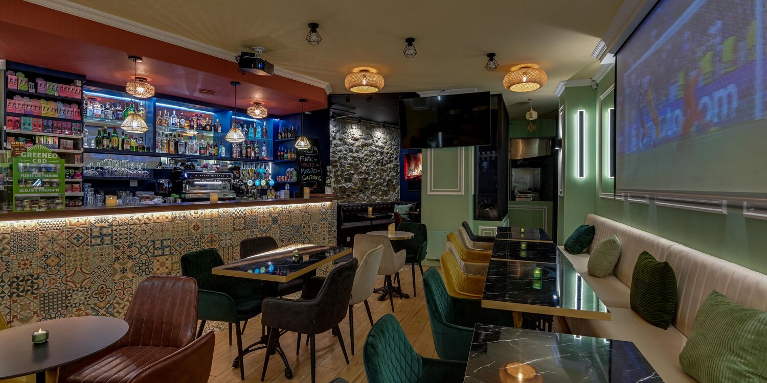 Tout Beau Tout 9, bar