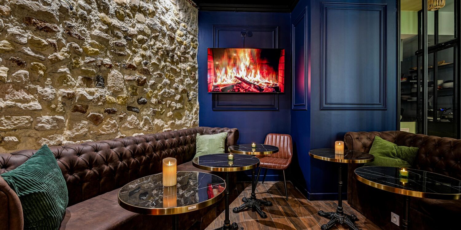 Tout Beau Tout 9, bar