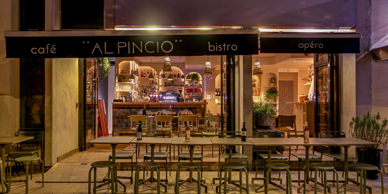 Al Pincio, bar