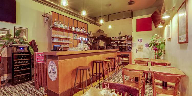 Les Trois Coups, bar