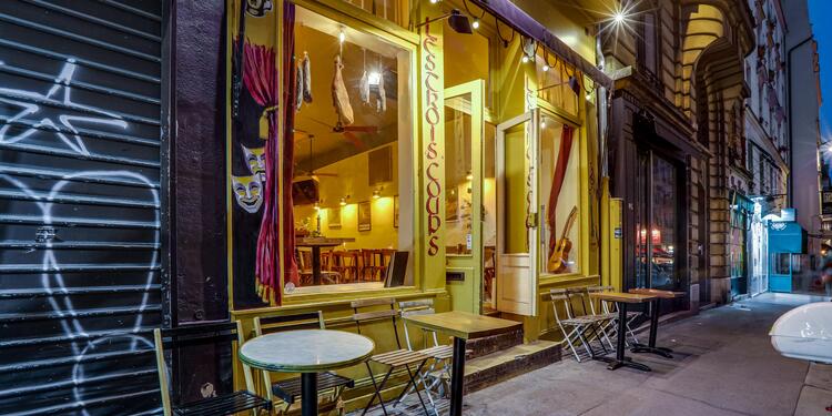 Les Trois Coups, bar