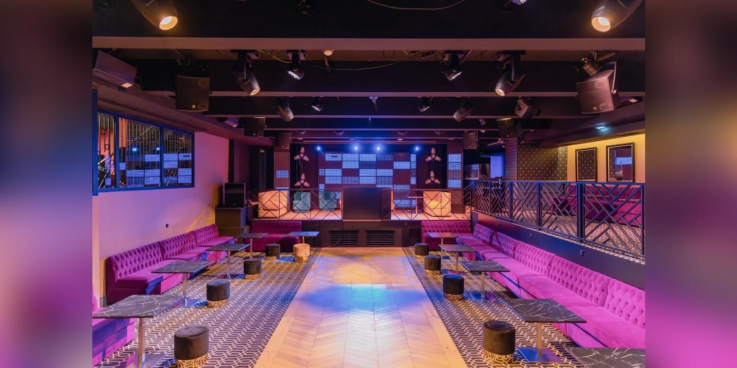 Pavillon Tilsitt, bar