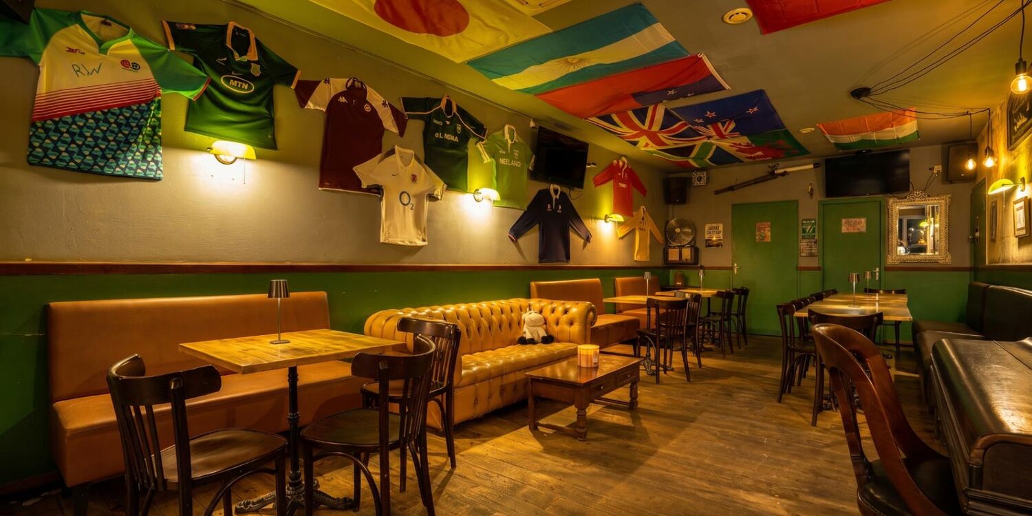 Blackrock Pub, bar