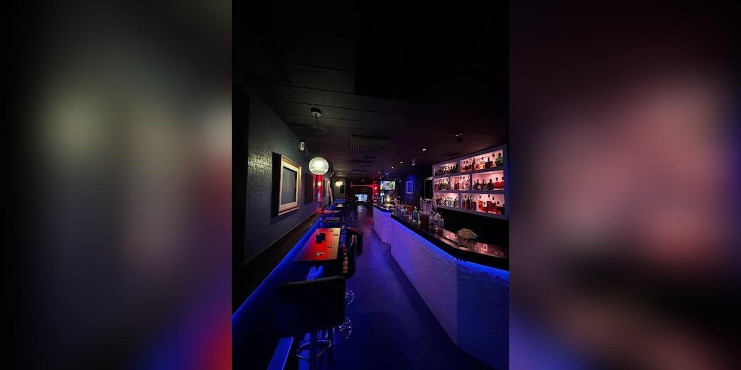 Quatre Coctelería, bar