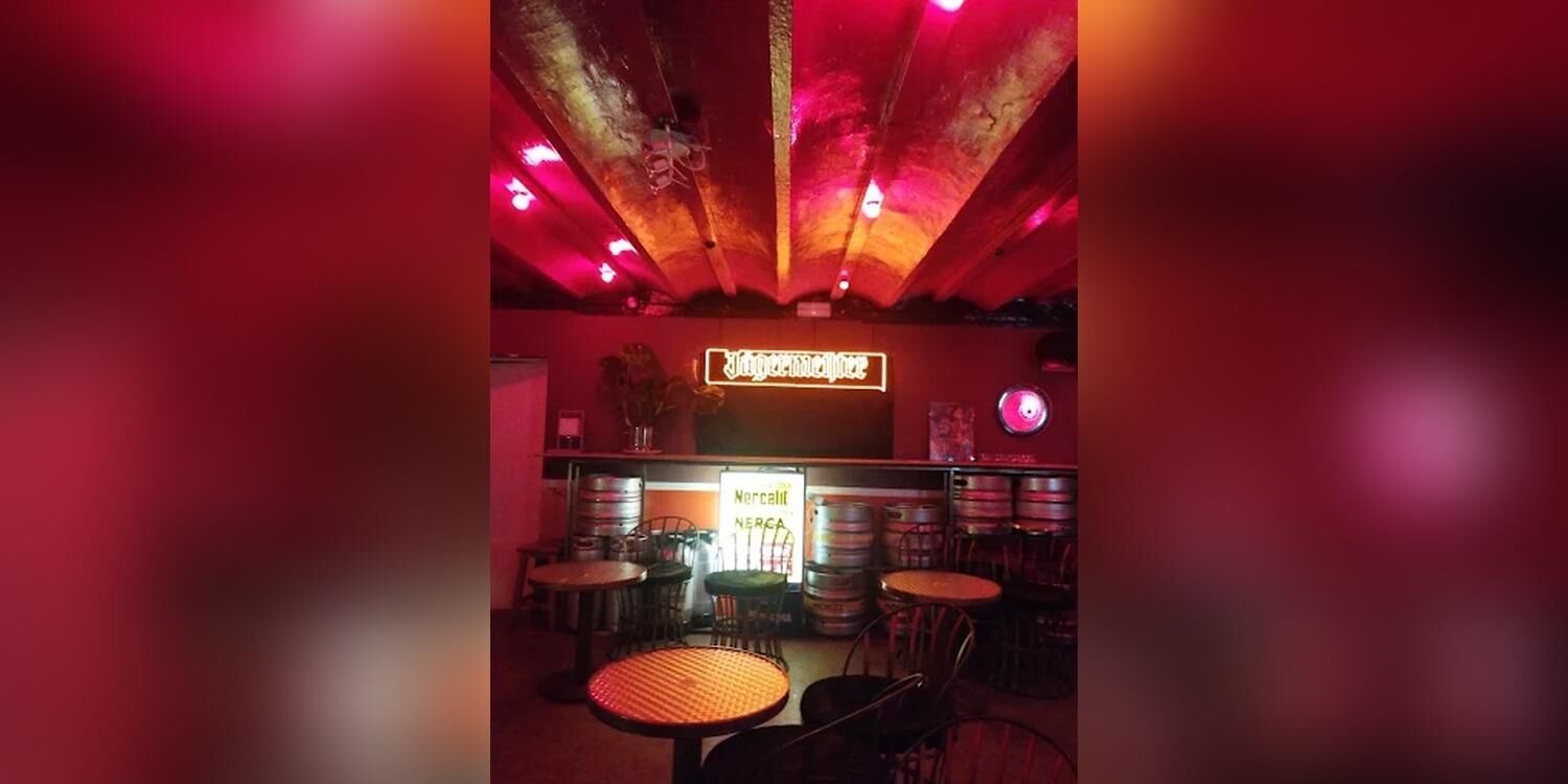 La Rouge, bar