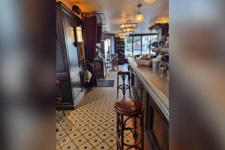 A La Tour Eiffel, Bar Paris 15e Arrondissement #0