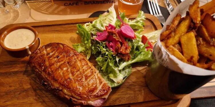 Le Carnaval Café, bar