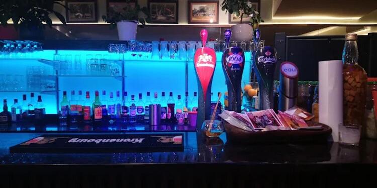 Le Soixante Douze, bar