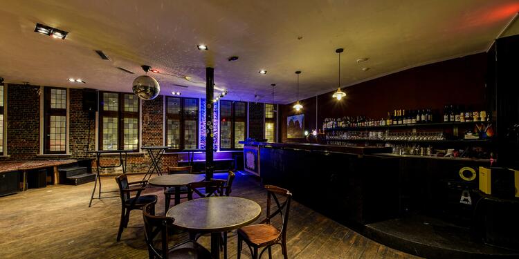 Le cheval marin, bar