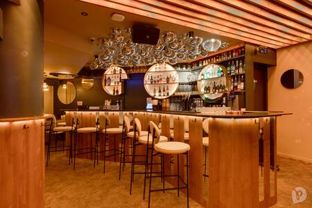 Universe, Bar Annecy Vieille Ville #0