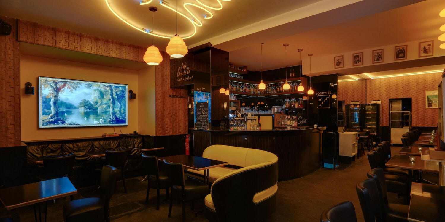 CAFÉ CHARLOTTE, bar