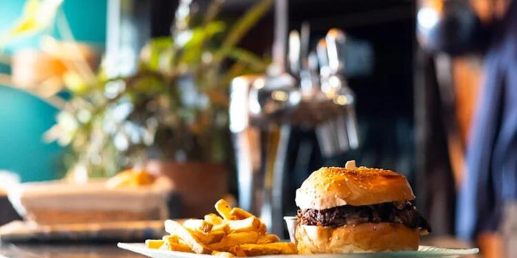 CAFÉ CHARLOTTE, bar