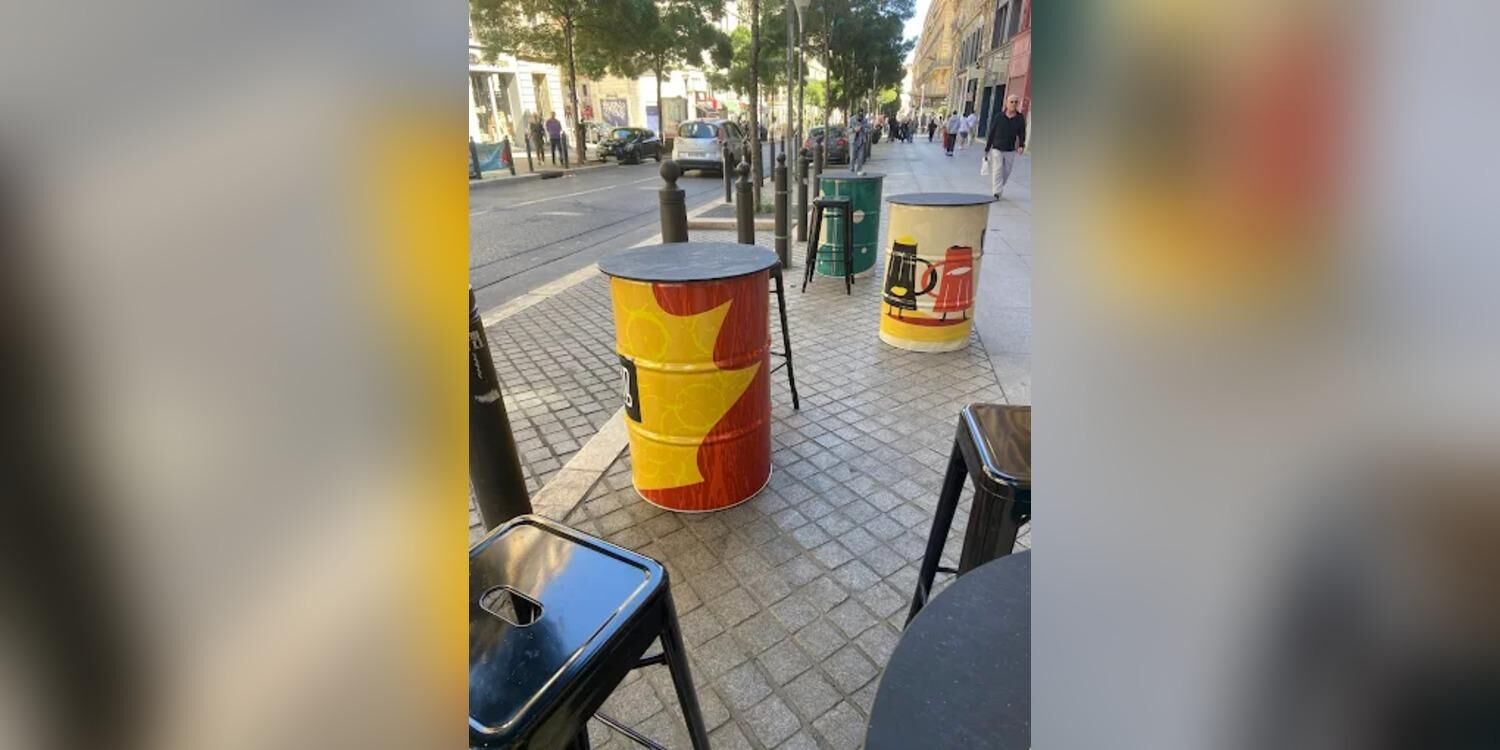 V and B République, bar