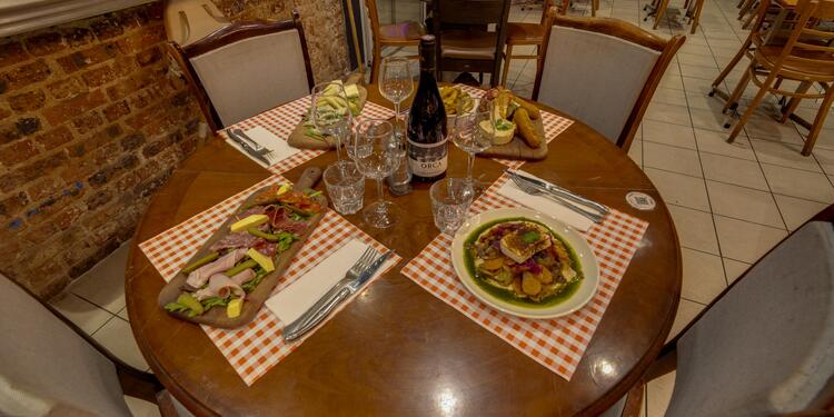 LA GUINGUETTE DES LILAS, bar