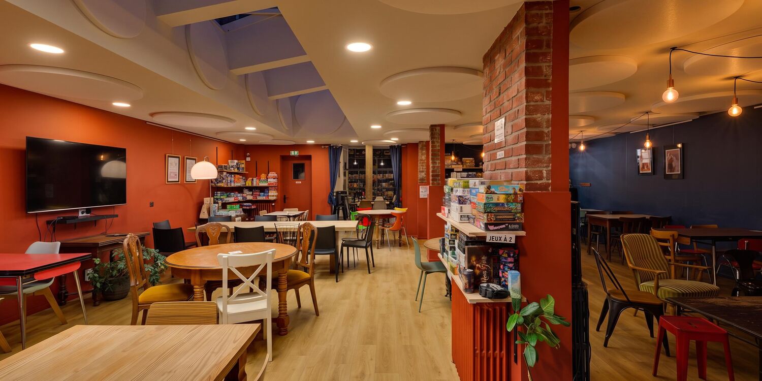 Les Dés Raisonnables, bar
