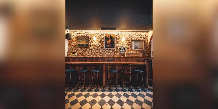 The Fat Fish Pub, bar