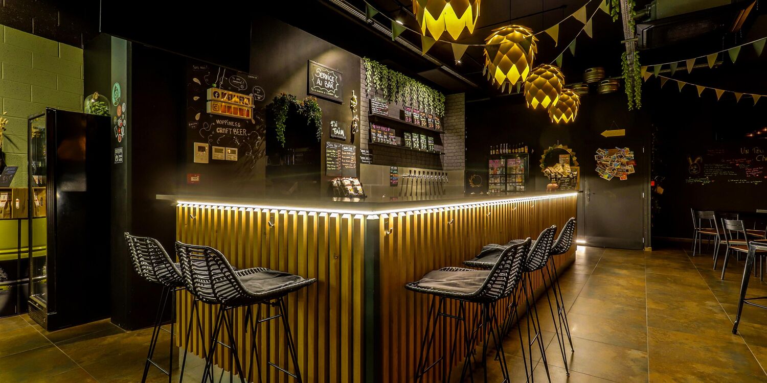 Hoppiness Craft Beer, bar