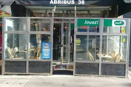 Abribus 38, Bar Paris Marx Dormoy #0