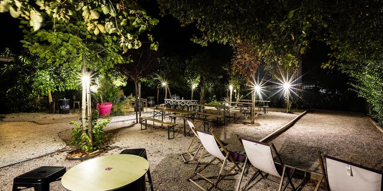 V and B Toulouse Purpan, bar