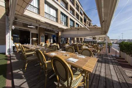 Au Doyen, Restaurant Marseille4:00PM Vieux-Port #0