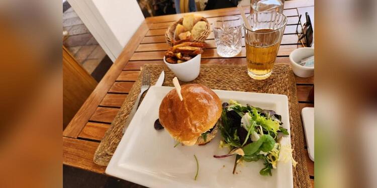 Au Doyen, restaurant