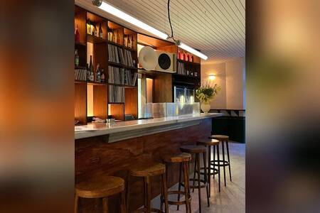 Double zero, Bar Marseille CAMAS #0