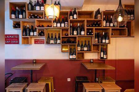 Restaurant À La Main - Bar à vin - Paris 2, Bar Paris Bonne-Nouvelle #0