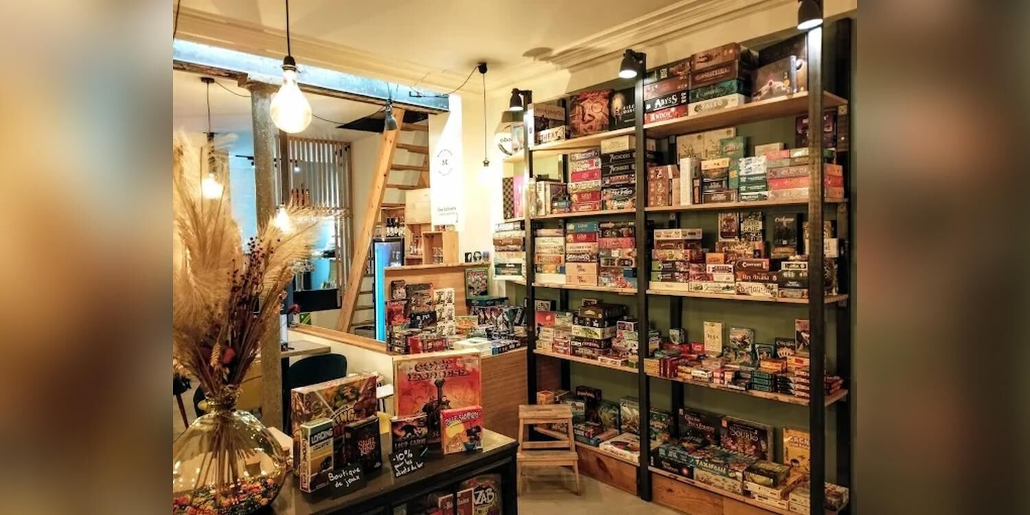 Le Chauve qui rit - Bar à jeux de société et Boutique, bar