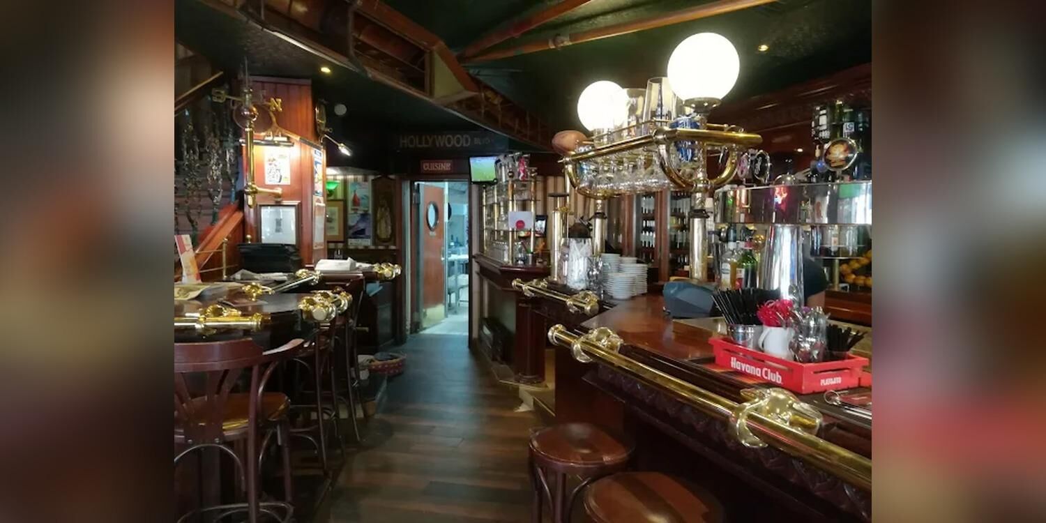 THE CENTRAL PUB GAMBETTA, bar