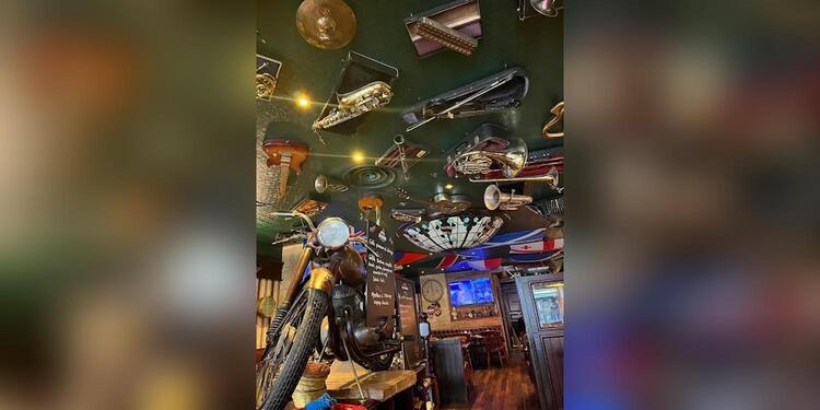 THE CENTRAL PUB GAMBETTA, bar