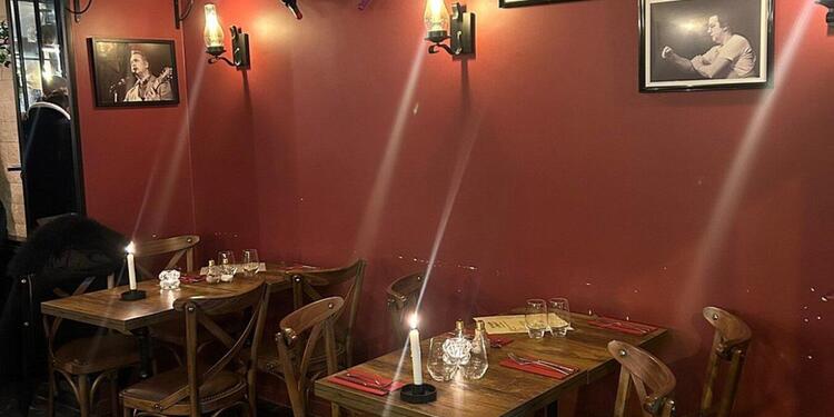 Les copains d’abord, bar